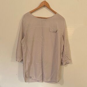 Lightweight neutral fashionable blouse Gap